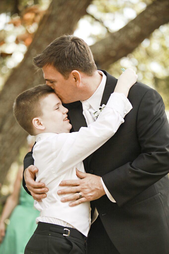 groom, father, autism-453953.jpg
